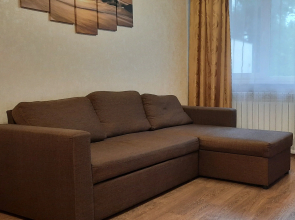 U sportkompleksa Fakel Flat