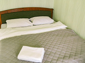 Апартаменты однокомнатные (97) Серебровская 91