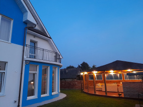 Na Beregu Baltiyskogo morya s 5 Spalnyami Private house
