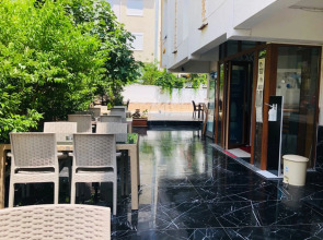 Отель Lavin Garden