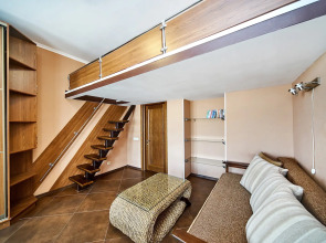 Двухуровневые апартаменты у моря на Античном