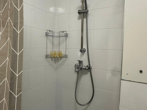 Апартаменты Истоман Студия вид на пруд