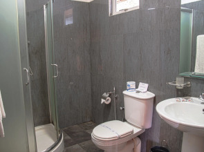 Отель Oak Ray Summer Hill Breeze