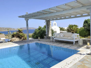Sea and Sun Villa and Suites
