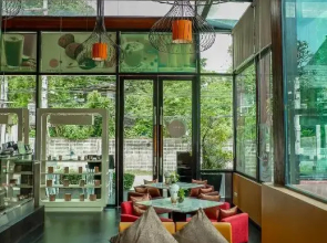 Отель Z Through by The Zign