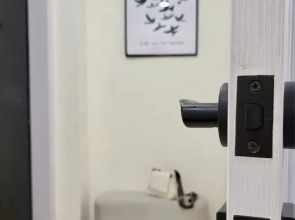 Апартаменты Двухкомнатные недалеко от вокзалов Sinyaya ptichka