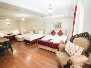 Отель Safran Suites