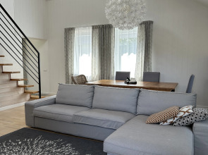 Апартаменты с двумя спальнями в частном доме