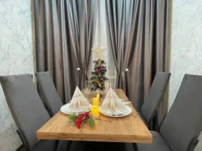 Атмосферная студия с большими окнами с комфортом разместит от двух человек, до 4-х человек от Уют и Комфорт НН