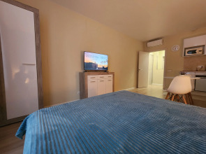 Апартаменты Третья студия на Ларюшина 4/1