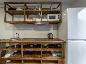 Квартира в эко стиле с собственным двориком для отдыха