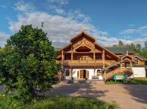 Udivitelnaya Derevnya Mandrogi Tourist Complex