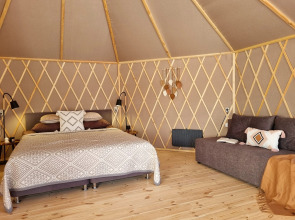 Yurty Camping