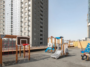 Апартаменты на высоком этаже с видом на мост, недалеко от центра. Брянская 18.