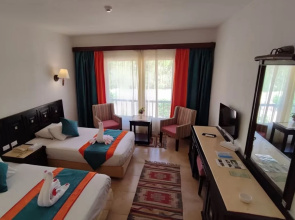 Turquoise Beach Hotel