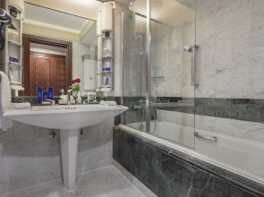 Отель Merit Crystal Cove Casino & SPA