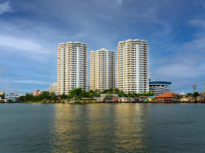 Riverine Place Hotel & Residence