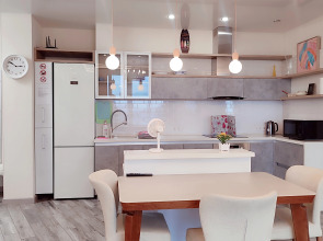 Апартаменты Шикарные В центре с видом на Золотой мост и Русский мост