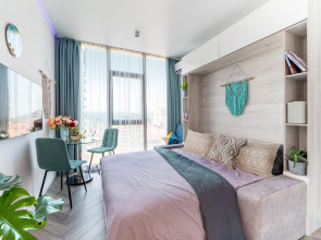 Апартаменты Умные с бассейном у Дендрария