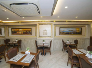 Отель HHK Hotel Downtown