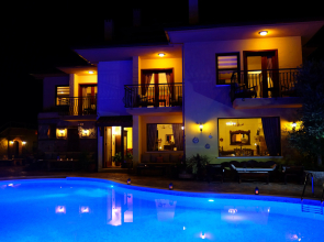 Mandarin & Mango Boutique Hotel