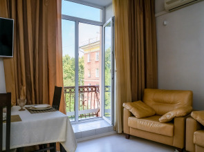 Апартаменты Unique Apart Прованс с джакузи рядом с набережной и фонтаном Весенней 7