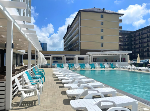 Апартаменты с бассейном