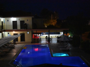 Las Palmeras Hotel