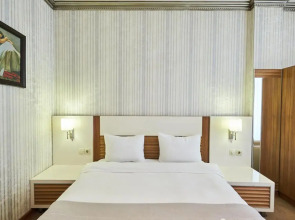 Отель Boulevard Side