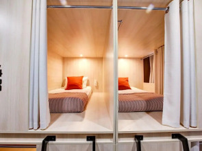 Отель Капсульный хостел Dad and Cat