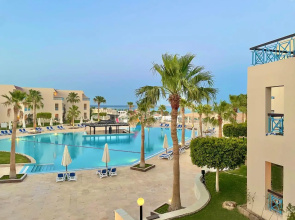 Ivy Cyrene Island Aqua Park Resort