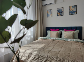 Квартира Современная Студия с большой кроватью и кондиционером