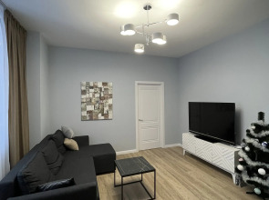 Апартаменты трехкомнатные рядом с набережной