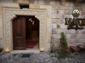 Mak's Cave House Hotel