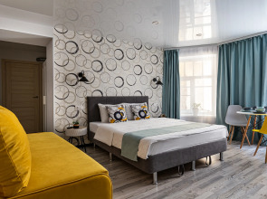 Комфортные апартаменты для троих с видом во двор