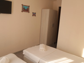 Отель Ideal Best Tour