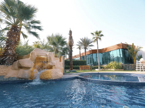 Отель Dubai Marine Beach Resort & Spa