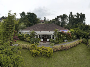 Castle Hill Bungalow Boutique hotel