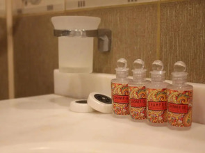 Отель Ganjali Plaza