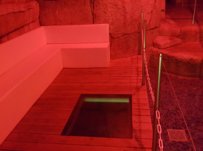 Отель Pambos napa rocks