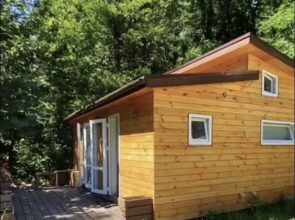 Dom V Gorakh Na Tsentralnoy Ulitse Guest house