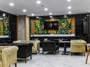 Mays Royal Hotel