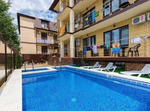 Seven Seas Hotel