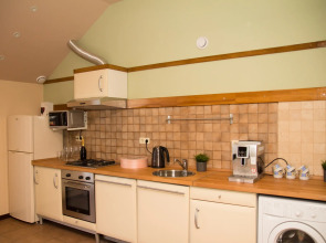 Апартаменты Лоял на улице 9-я Линия 14