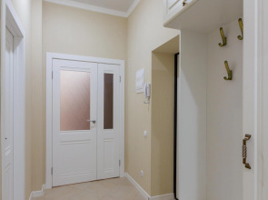 Квартира Двухкомнатная в Истoричeскoм Цeнтpе Гopода с Парковкой