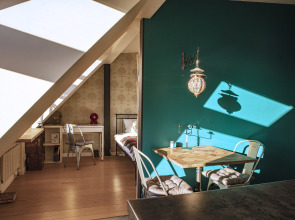 Апартаменты рядом с мостом через Большую Невку