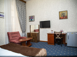 Port Hotel