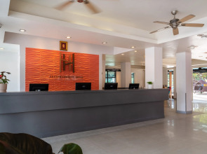 Отель Heeton Concept Pattaya by Compass Hospitality