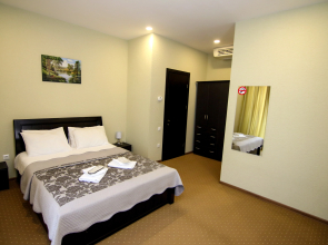 Salmer Hotel
