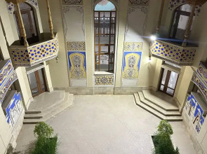Отель Ayvan Plaza